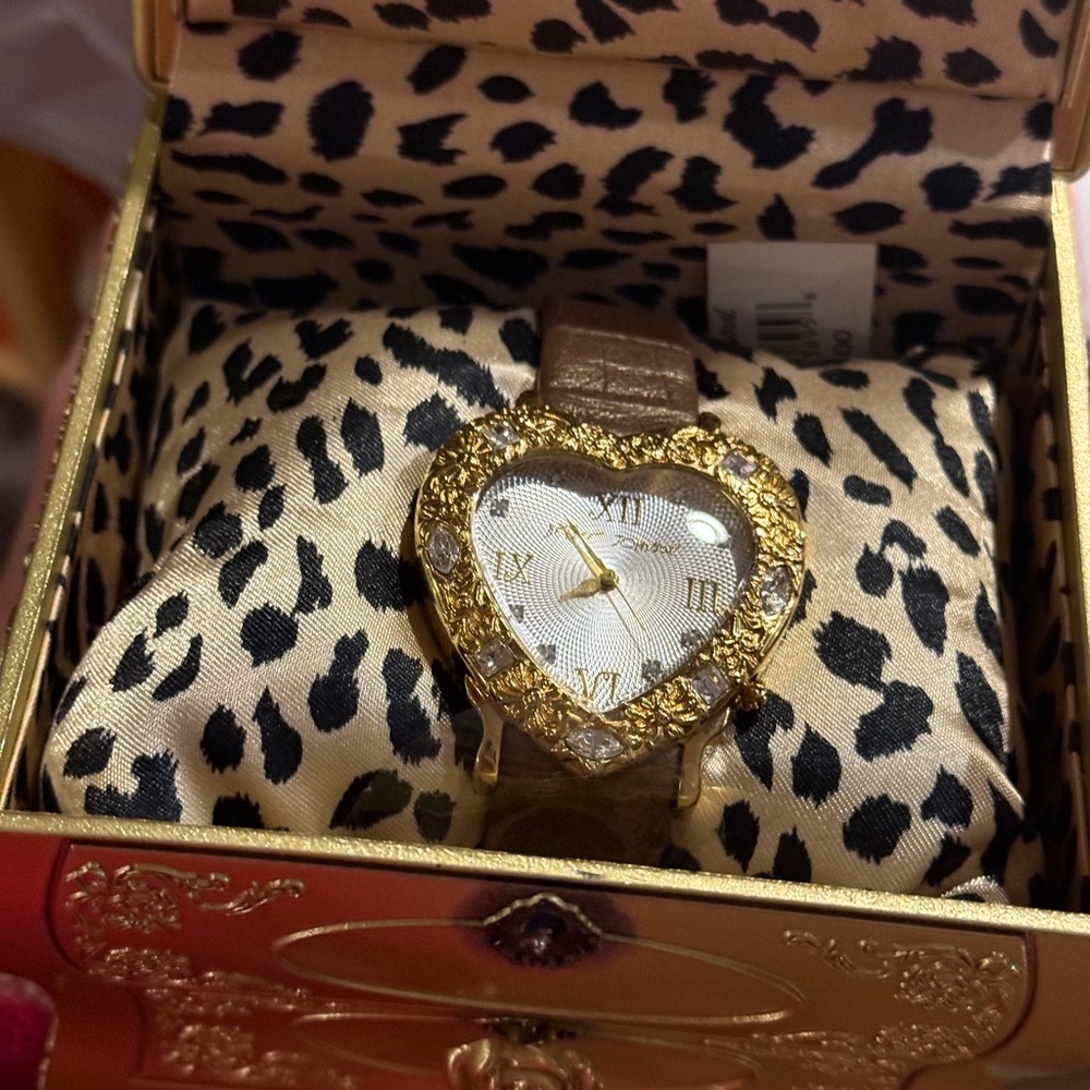 Betsey Johnson Gold Heart-Shaped Watch with Crystal Accents NWT 125.00 - Picture 4 of 8